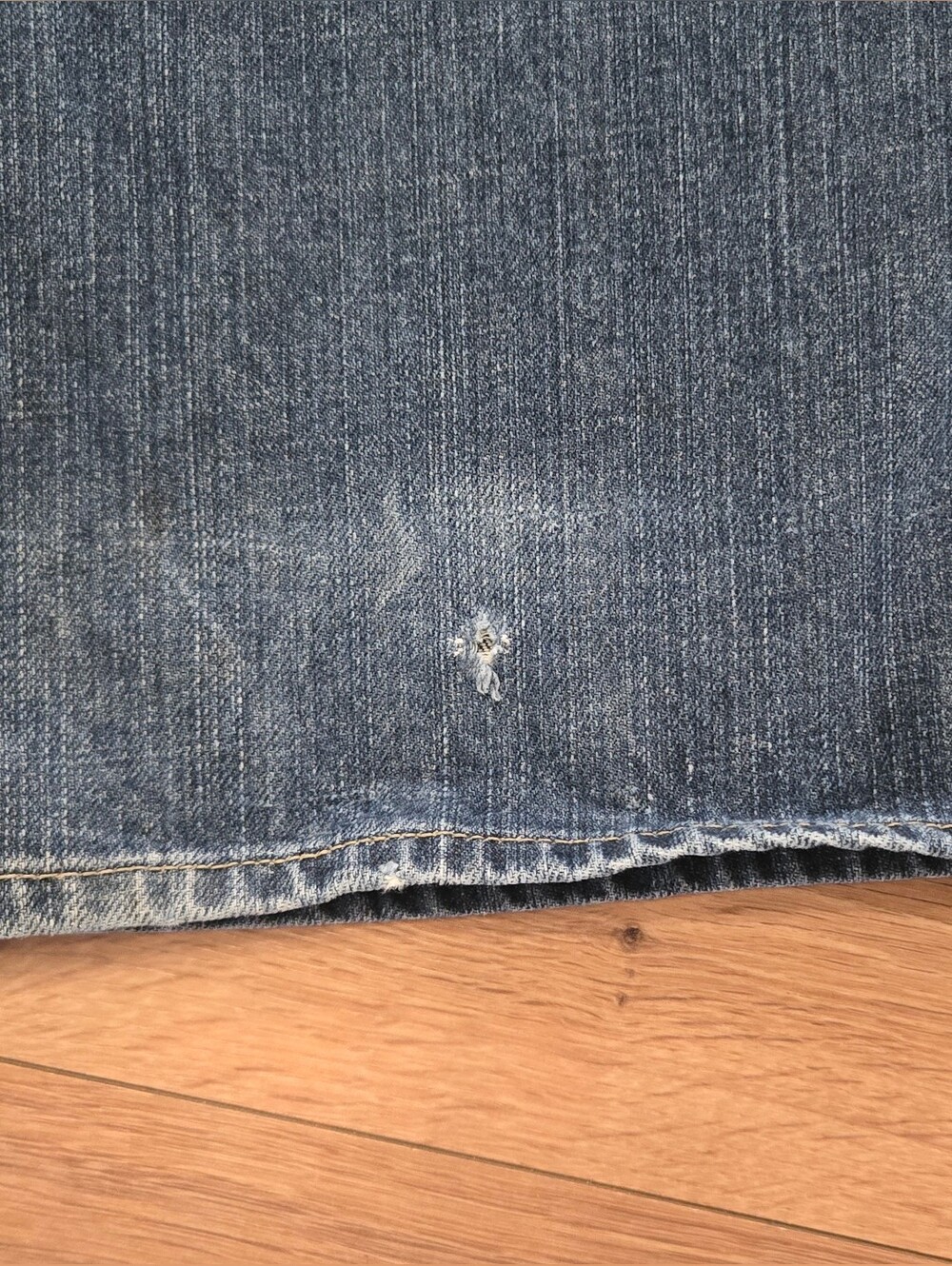 GUESS Jeans 36x32 Cliff Boot Cut Washed Blue with Contrast Stitching - Picture 6 of 7
